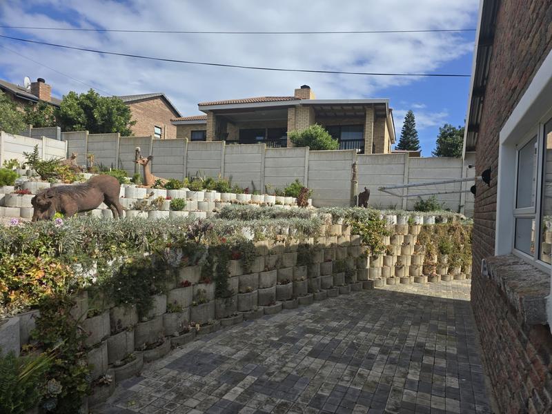 3 Bedroom Property for Sale in Fraaiuitsig Western Cape